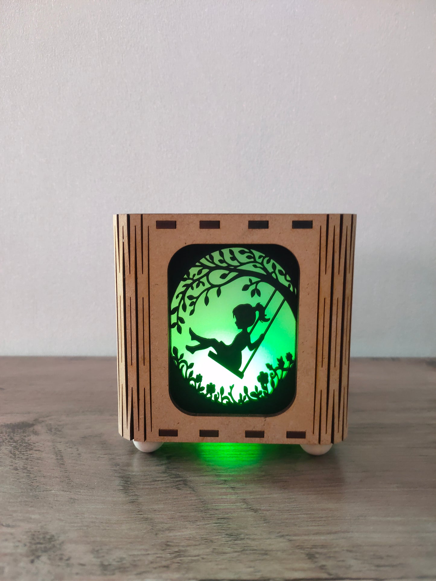 Lanterne Petite Fille Balançoire