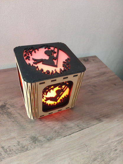 Lanterne Petite Fille Balançoire