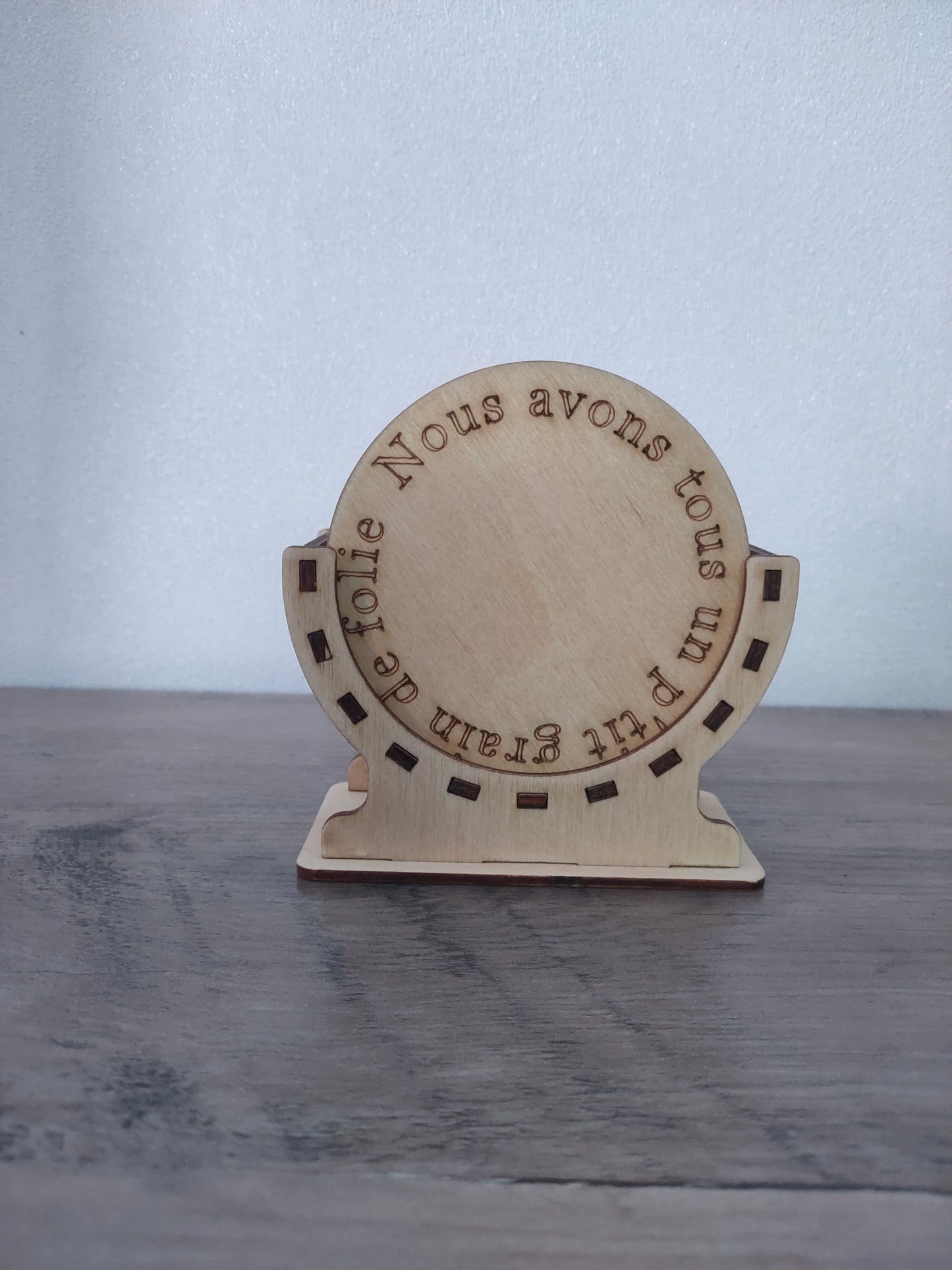 Sous verre Bois vernis