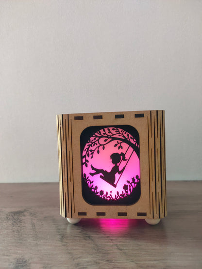 Lanterne Petite Fille Balançoire