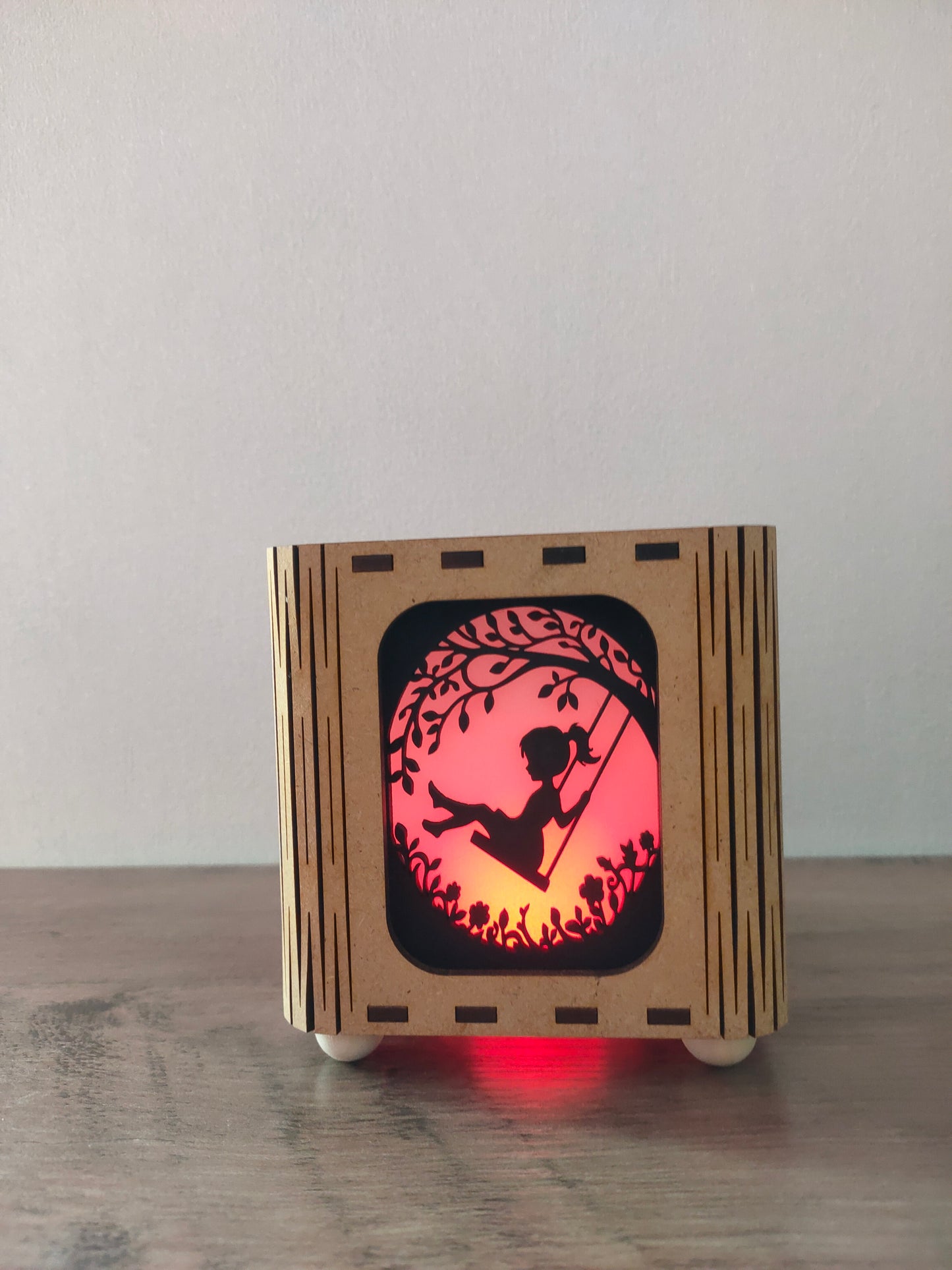 Lanterne Petite Fille Balançoire