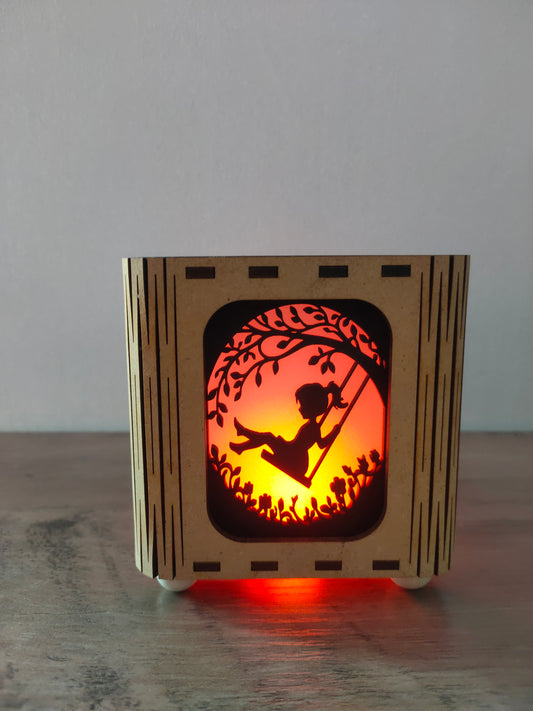 Lanterne Petite Fille Balançoire